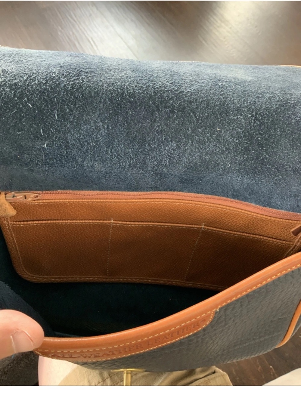 Dooney & Bourke Vintage All-Weather Leather Crossbody Bag Navy Tan USA Made - Picture 5 of 11
